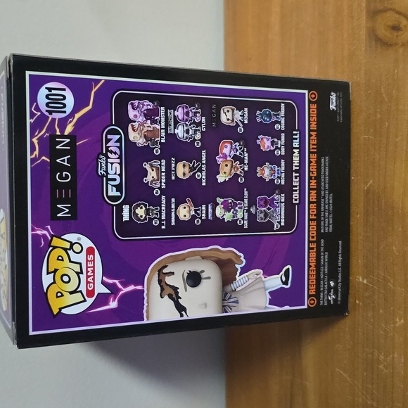 Funko Fusion M3GAN Vinyl Figure - Brown and Black - Picture 5 of 6